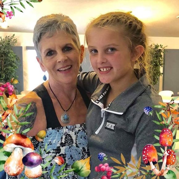 Meet your Posher, Kay - Picture 1 of 1